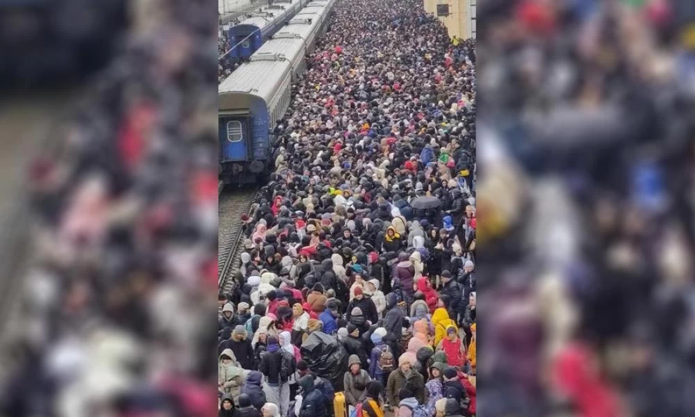 Εισβολή στην Ουκρανία: Η σοκαριστική εικόνα από τον σιδηροδρομικό σταθμό στο Χάρκοβο